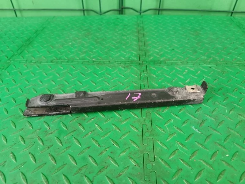 Кронштейн бампера Mercedes-Benz 05/08/2003 W220