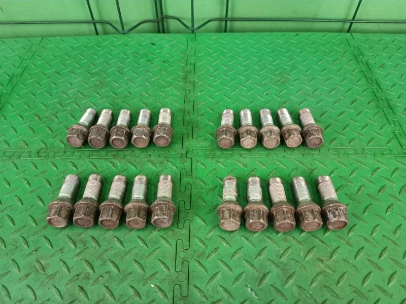 Болт колесный Mercedes-Benz 06.10.2007 W211