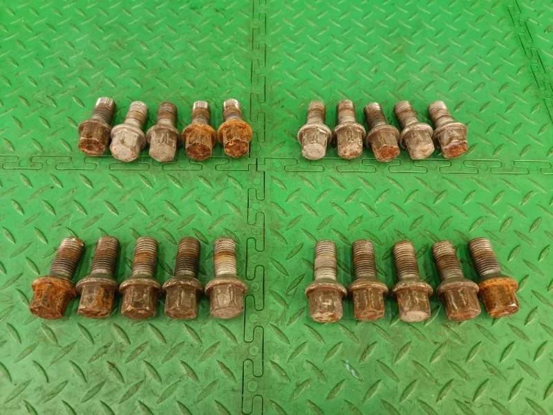 Болт колесный Mercedes-Benz 04.03.2008 W211