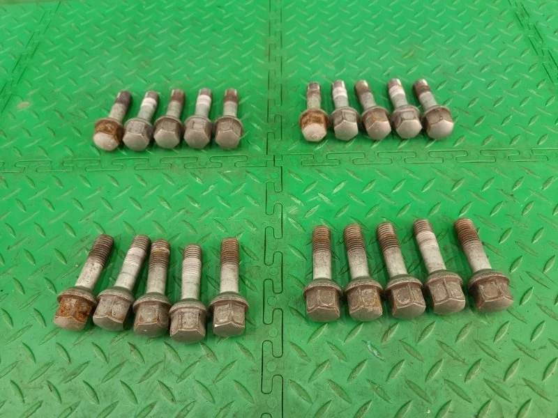 Болт колесный Mercedes-Benz 10..2002 W210