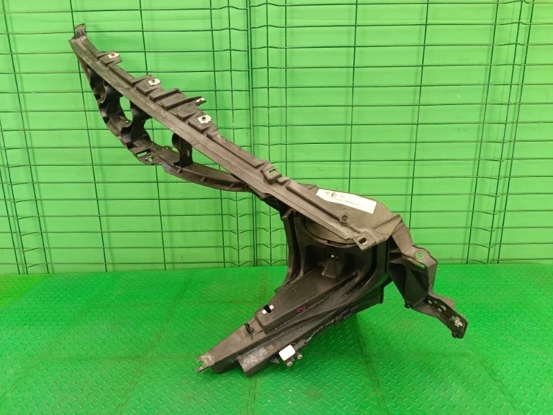 Кронштейн крыла BMW X5 E70