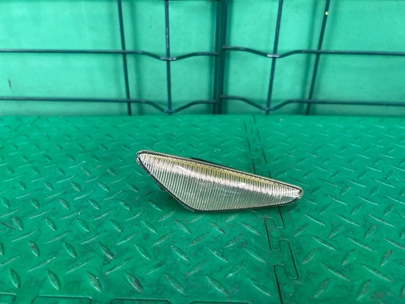 Повторитель поворота крыло BMW X5 2008 E70