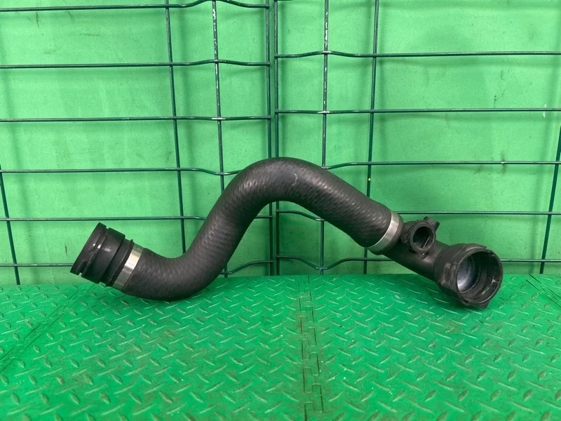 Патрубок системы охлаждения BMW X5 E53