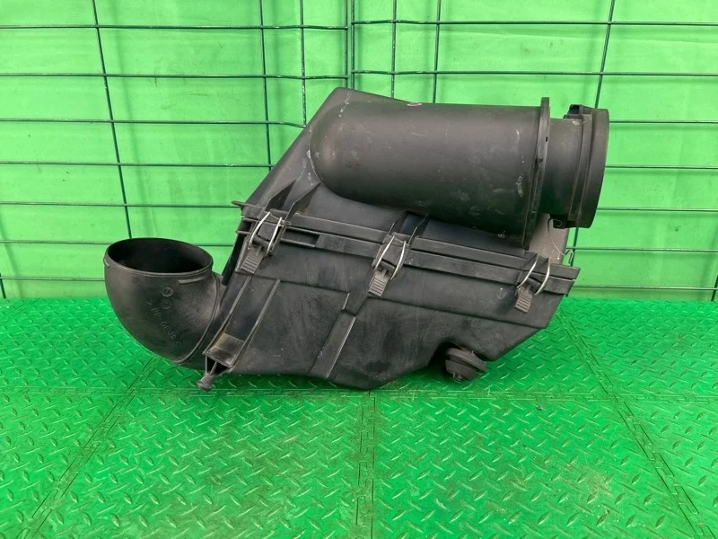 Корпус воздушного фильтра Mercedes-Benz 18.09.2001 W210