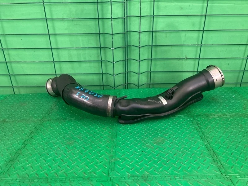 Патрубок интеркулера BMW X5 E70