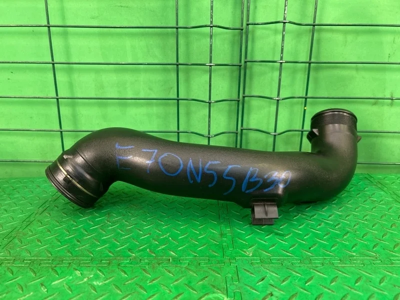 Патрубок воздушного фильтра BMW X5 E70