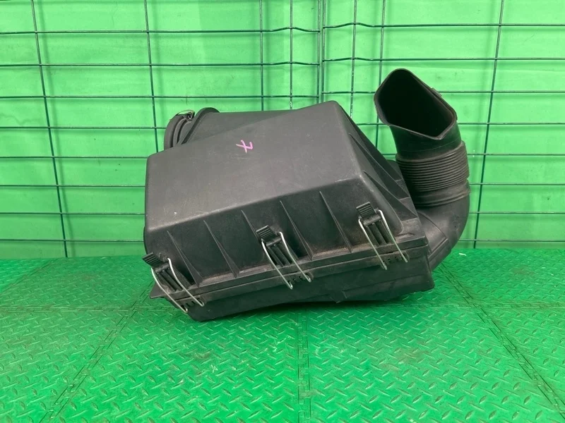 Корпус воздушного фильтра Mercedes-Benz 26/09/2001 W210