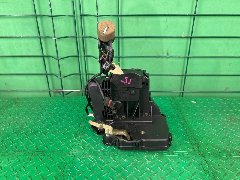 Замок двери Mercedes-Benz 31.07.2003 W211