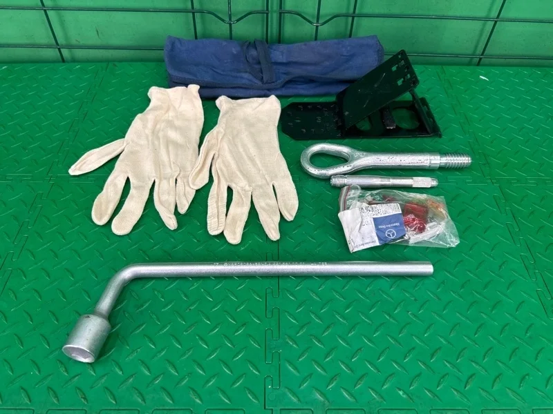 Набор инструмента Mercedes-Benz 31.07.2003 W211