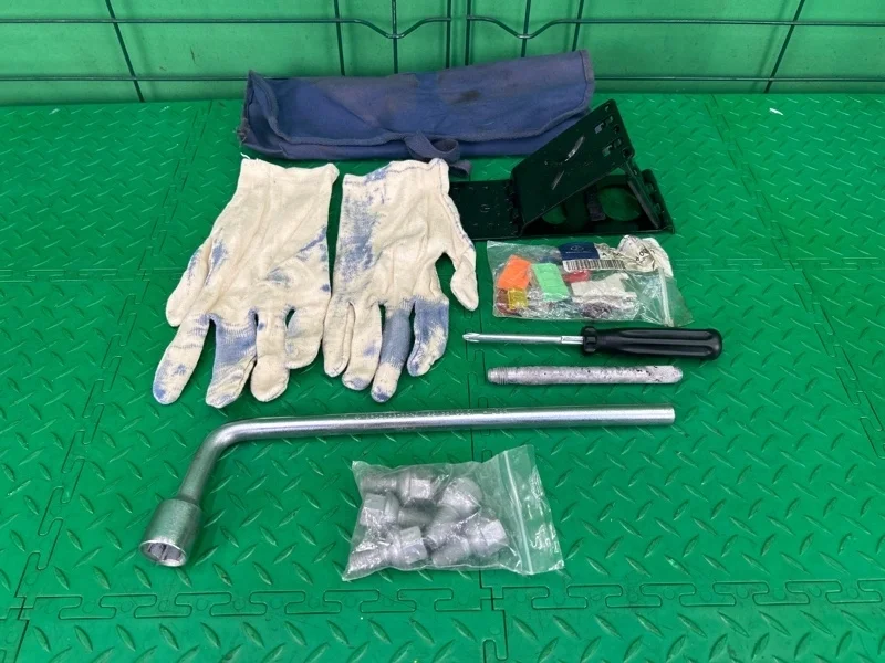 Набор инструмента Mercedes-Benz 25.11.2004 W203