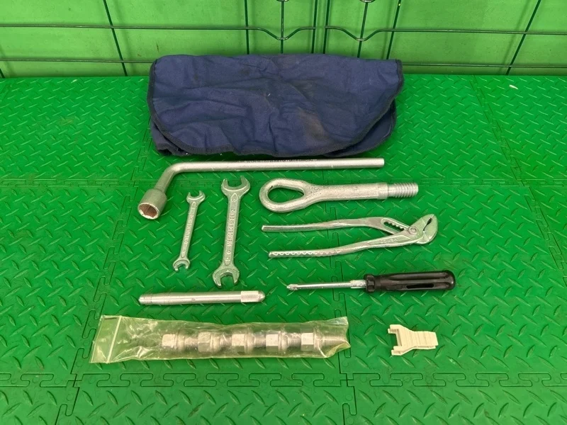 Набор инструмента Mercedes-Benz 08.04.2005 W203