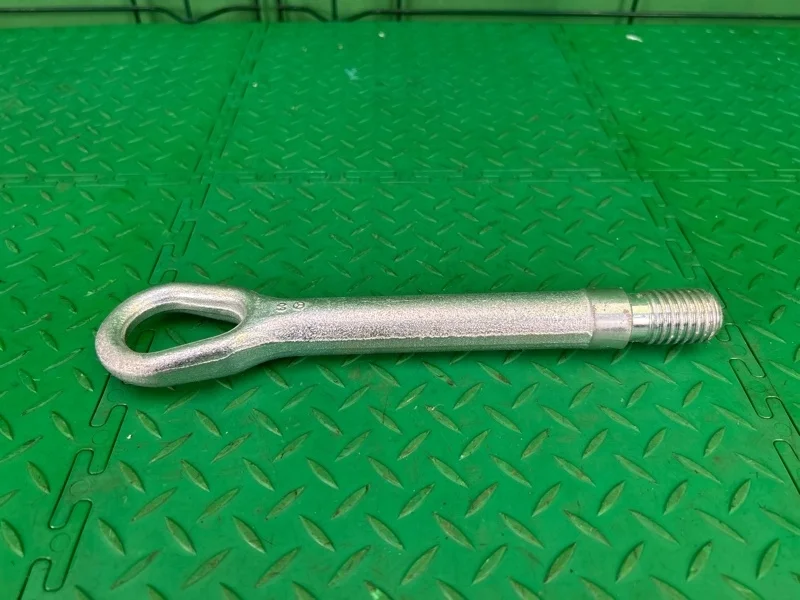 Петля буксировочная Mercedes-Benz W204