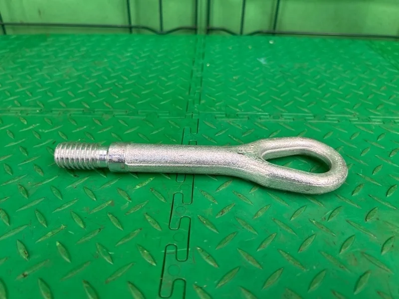 Петля буксировочная Mercedes-Benz W203