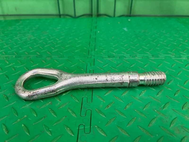 Петля буксировочная Mercedes-Benz W203