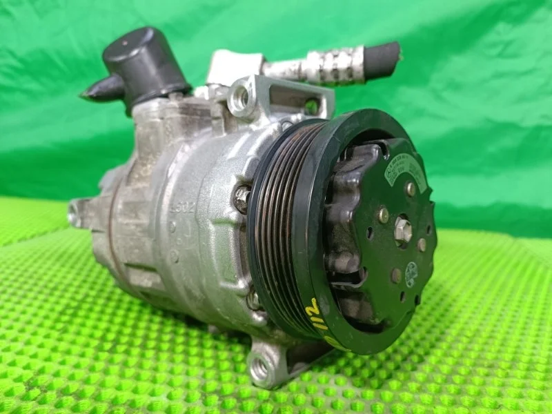 Компрессор кондиционера Mercedes-Benz 2001 W220