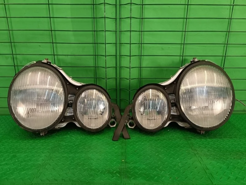 Фара левая+ правая Mercedes-Benz 1996 W210