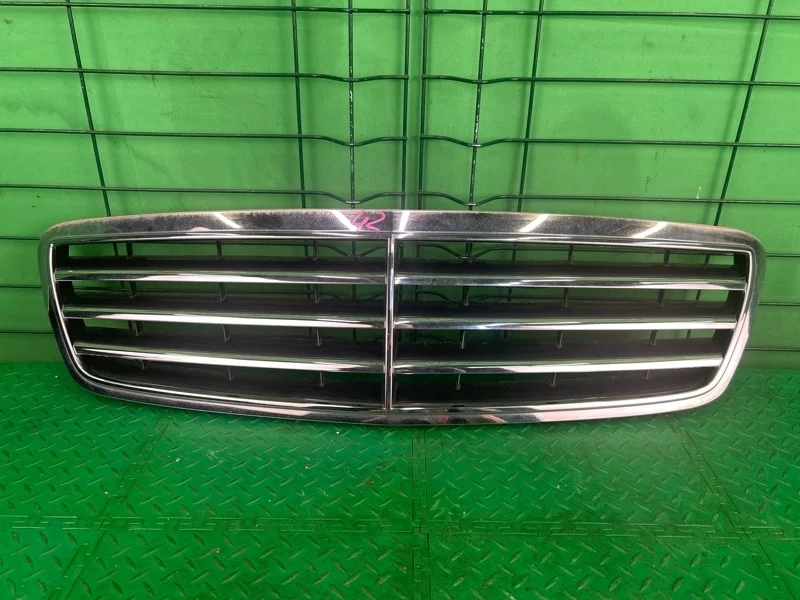 Решетка радиатора Mercedes-Benz 2004 W203