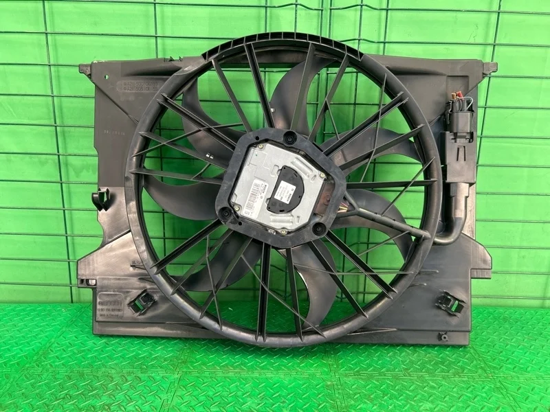 Вентилятор радиатора Mercedes-Benz 2003 W211