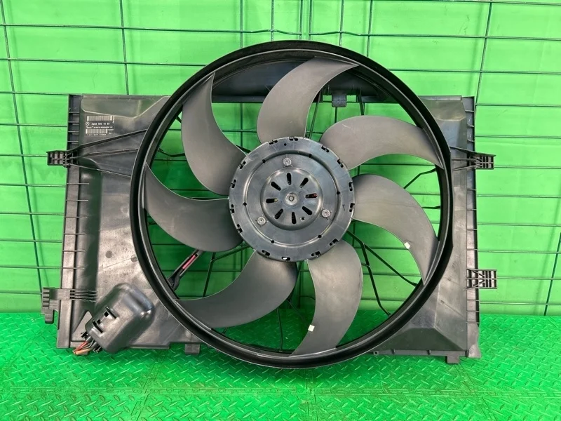 Вентилятор радиатора Mercedes-Benz 2004 W203