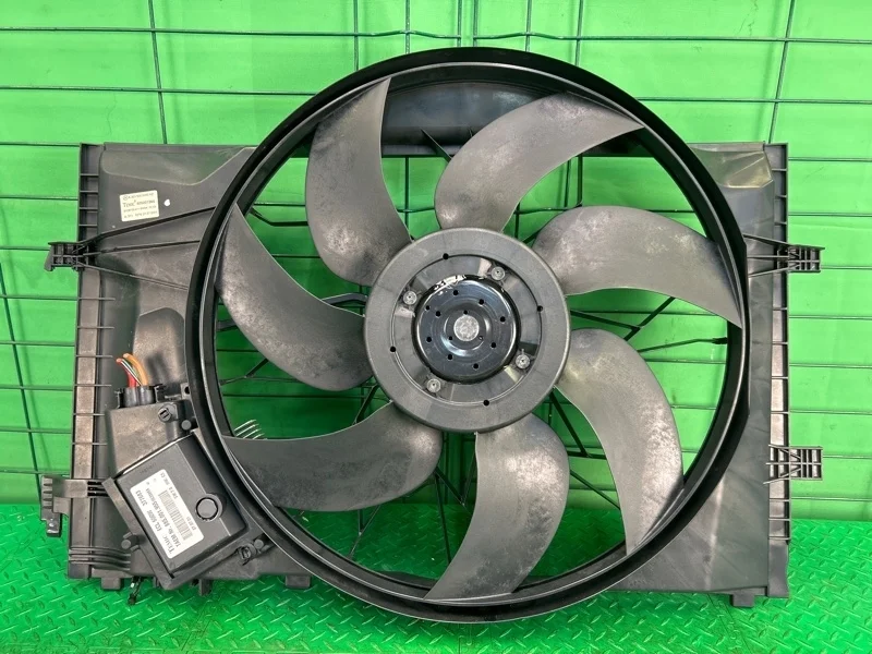 Вентилятор радиатора Mercedes-Benz 2001 W203