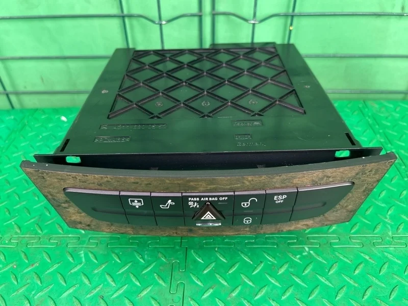 Cd-чейнджер Mercedes-Benz 2005 W211