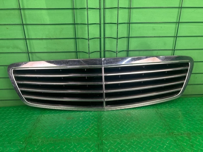 Решетка радиатора Mercedes-Benz 2001 W220