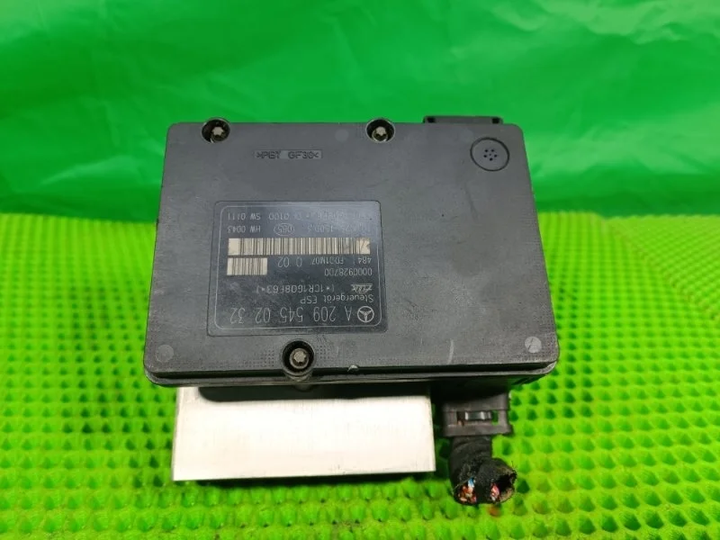 Блок abs Mercedes-Benz 2001 W203