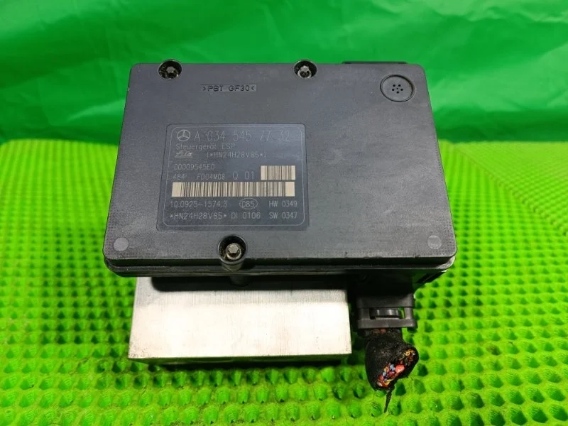 Блок abs Mercedes-Benz 2004 W203