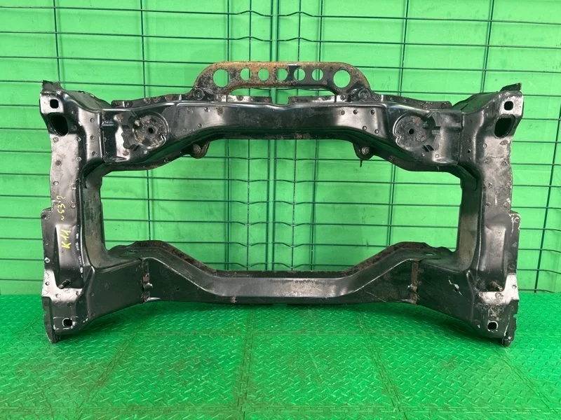 Подрамник Mercedes-Benz 1996 W210