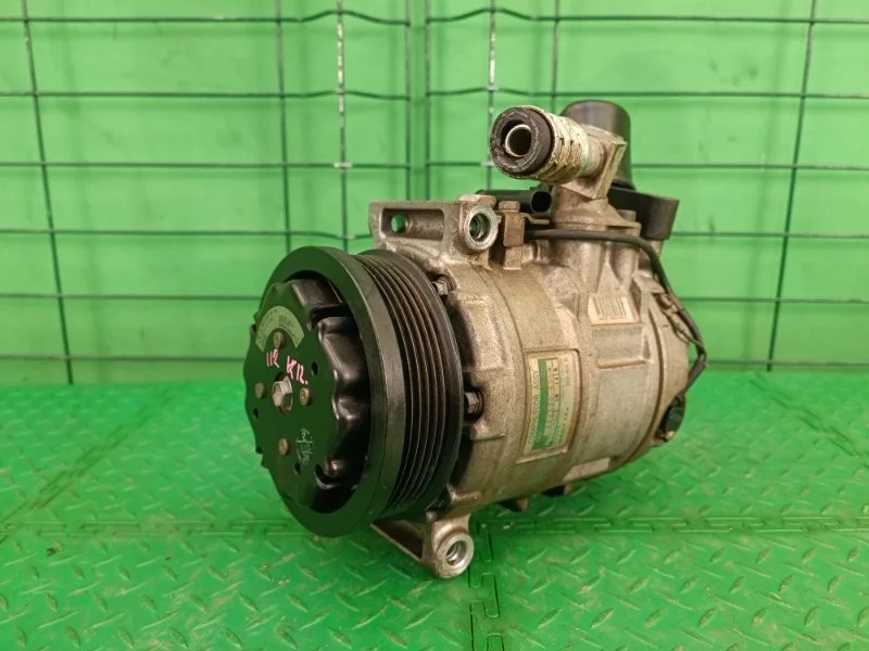 Компрессор кондиционера Mercedes-Benz 1999 W220