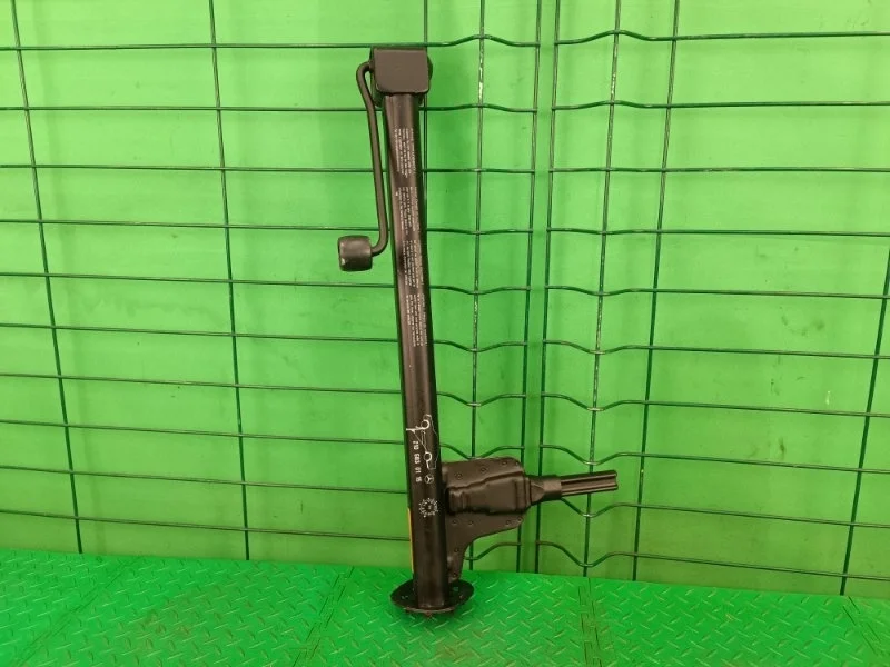 Домкрат Mercedes-Benz 17/11/1999 W210