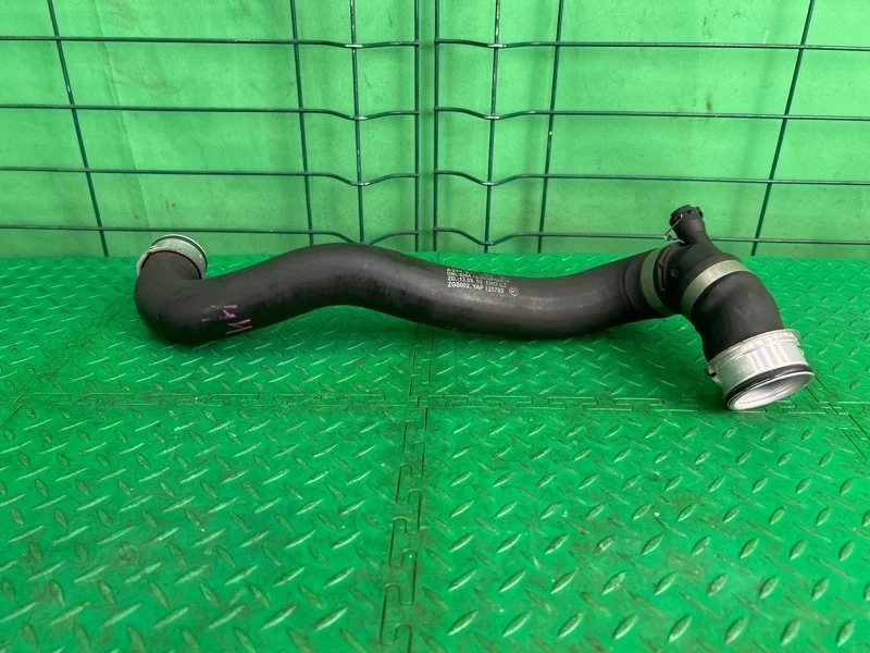 Патрубок системы охлаждения Mercedes-Benz 2007 W211