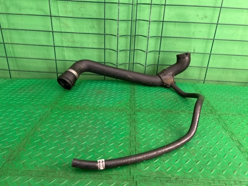 Патрубок системы охлаждения Mercedes-Benz 2001 W220