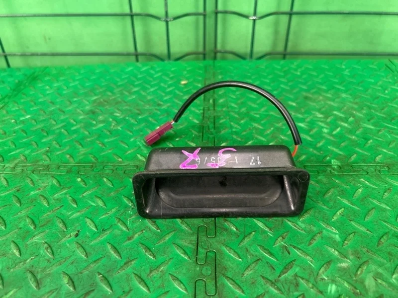 Кнопка открывания багажника BMW 5 2005 E60