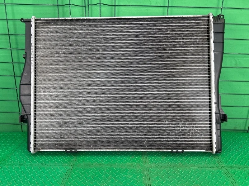 Радиатор охлаждения BMW 3 E90