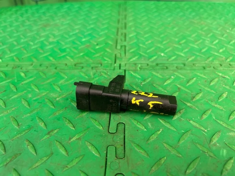 Датчик положения коленвала Mercedes-Benz W204