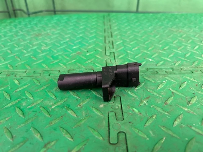 Датчик положения коленвала Mercedes-Benz W211