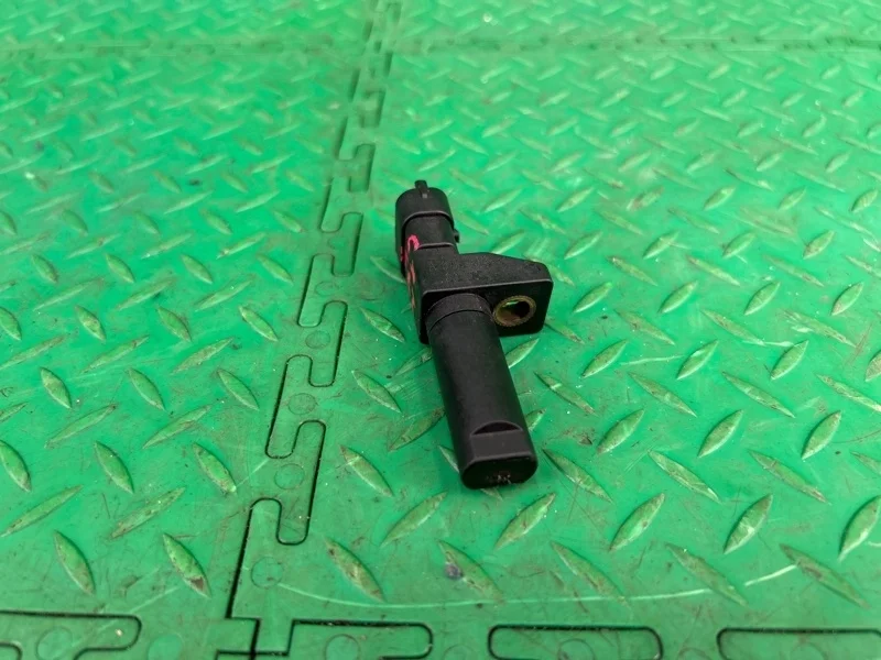 Датчик положения коленвала Mercedes-Benz W221