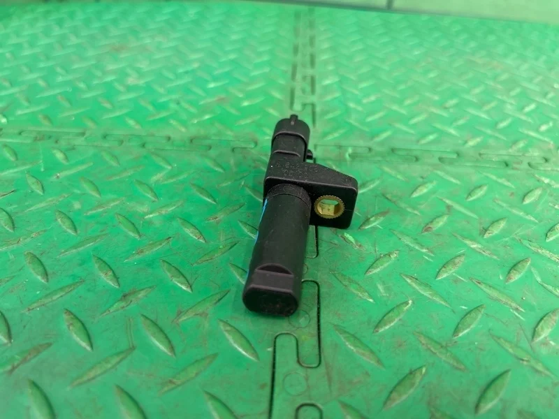 Датчик положения коленвала Mercedes-Benz W212