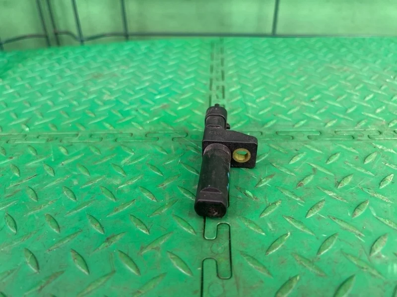 Датчик положения коленвала Mercedes-Benz W212