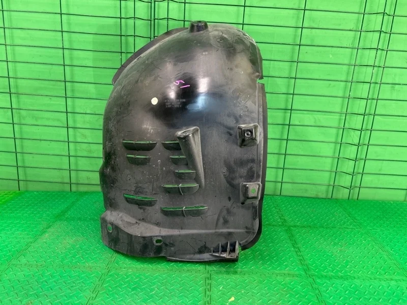 Подкрылок Mercedes-Benz 2005 W211