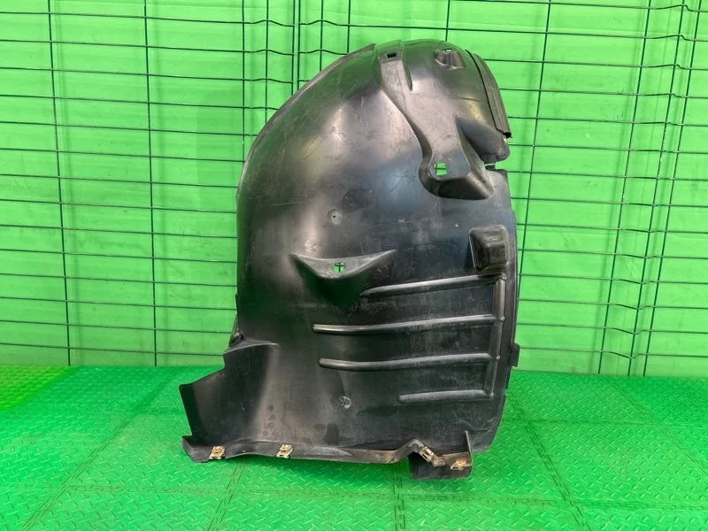 Подкрылок Mercedes-Benz 2001 W220