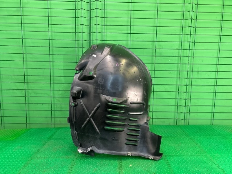 Подкрылок Mercedes-Benz 2003 W220