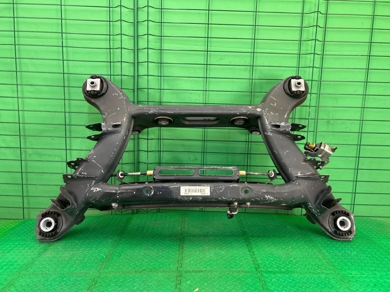 Балка Mercedes-Benz W204