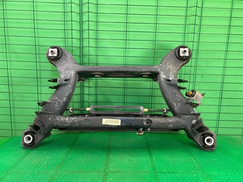 Балка Mercedes-Benz W204