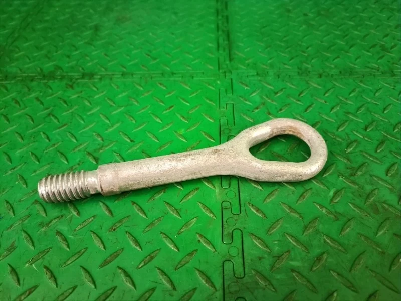 Крюк буксировочный Mercedes-Benz 2001 W203