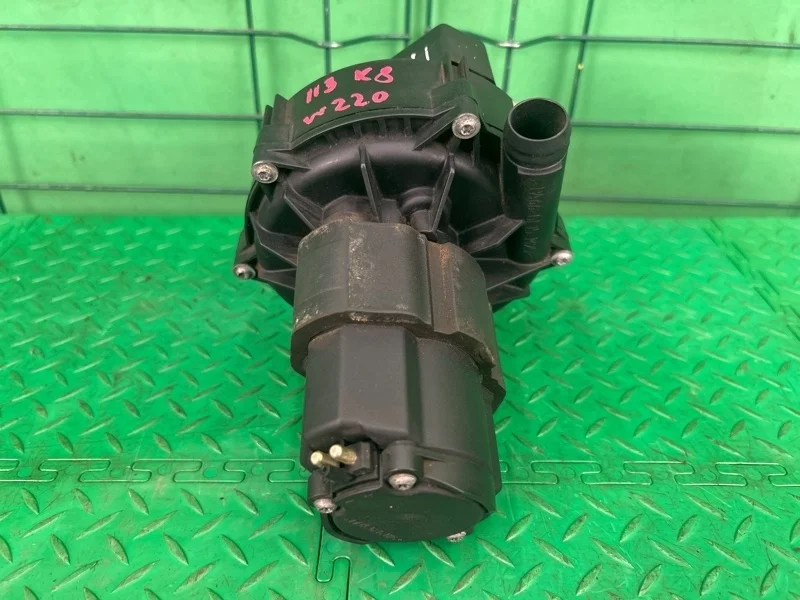 Насос продувки катализатора Mercedes-Benz W220