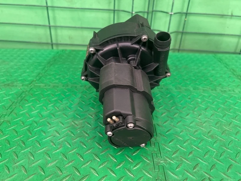 Насос продувки катализатора Mercedes-Benz W220