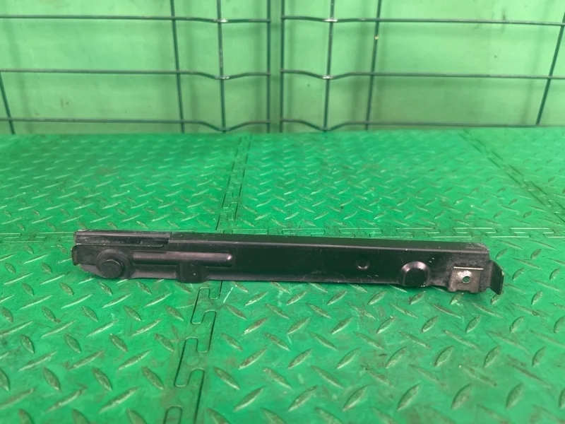 Кронштейн бампера Mercedes-Benz 2003 W220