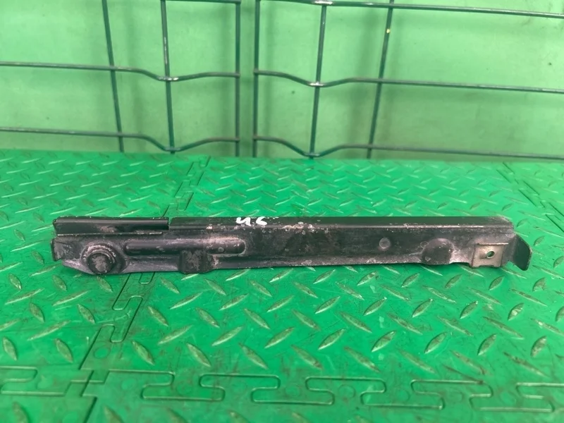 Кронштейн бампера Mercedes-Benz 2000 W220